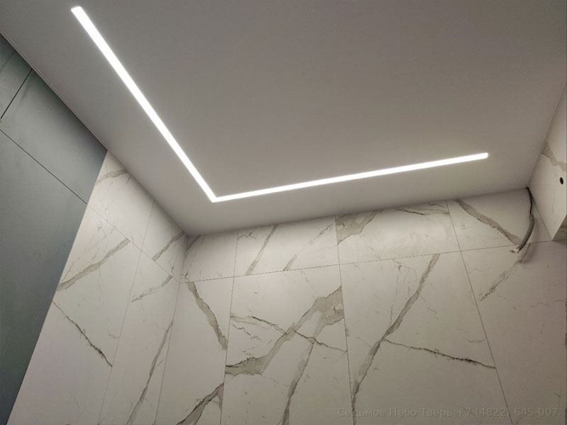 Линейный свет в натяжном потолке